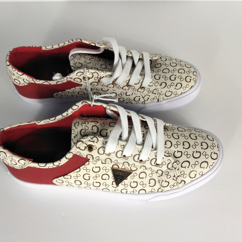 Signature sneakers by guess size 8.5